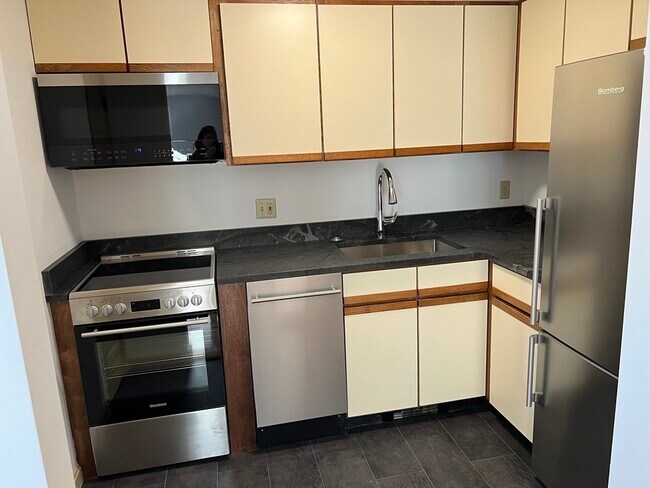 Building Photo - 20 Morse Ct