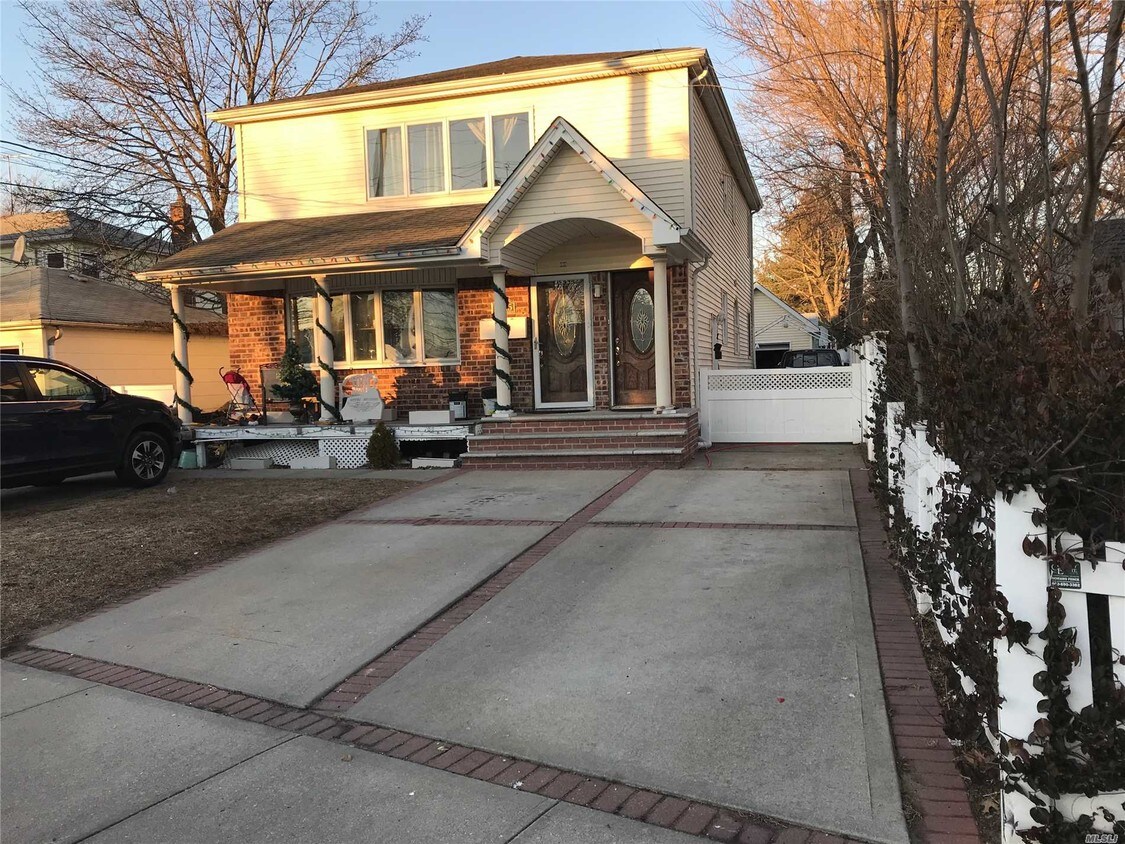 Foto principal - 1025 Rockaway Ave