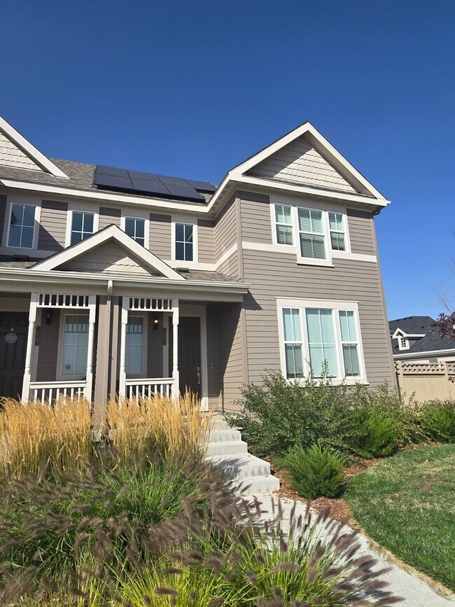 Photo - Spacious 4B/3B Available Early April! House