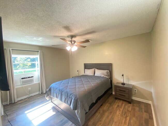 Foto del edificio - 461 Crewlake Loop