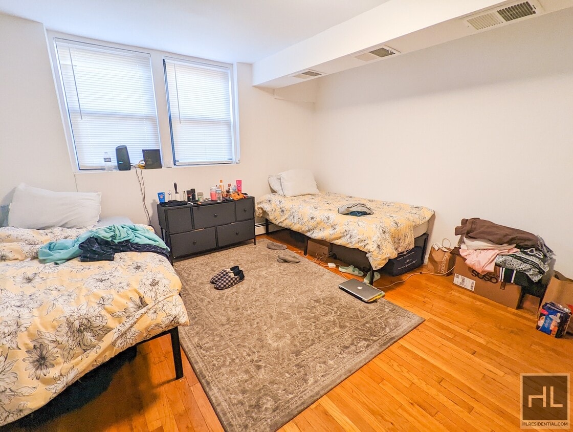 31 STREET Room for Rent in Queens, NY