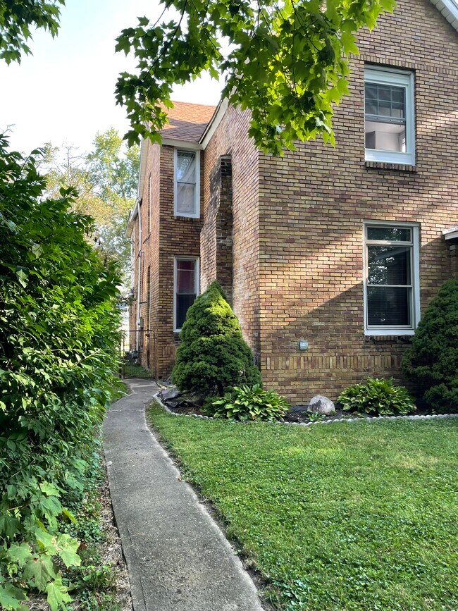 Foto del edificio - 816 W Ashland Ave