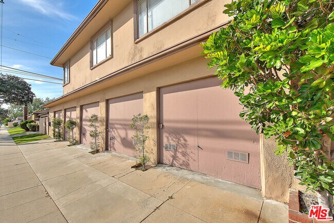 Foto del edificio - 3701 Coliseum St