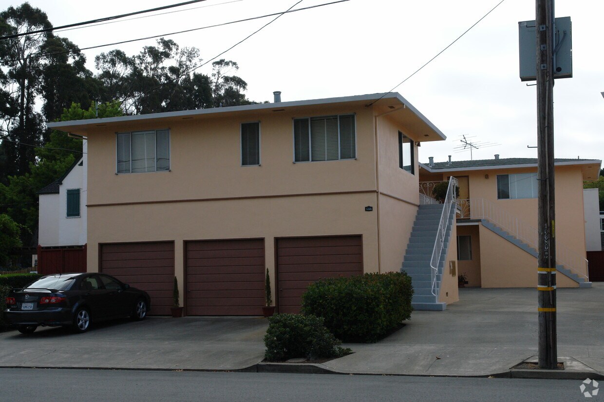 Building Photo - 1205 Floribunda Ave