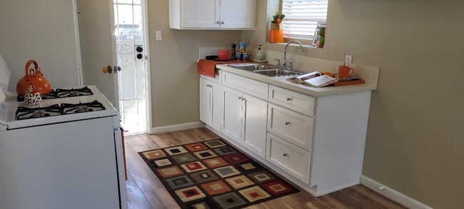 kitchen w/sink - 8105 Crenshaw Blvd