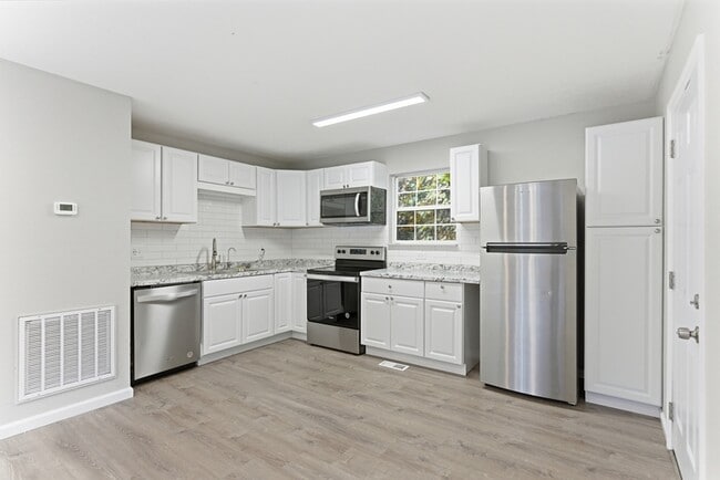 Foto del edificio - 923 McCubbins Rd