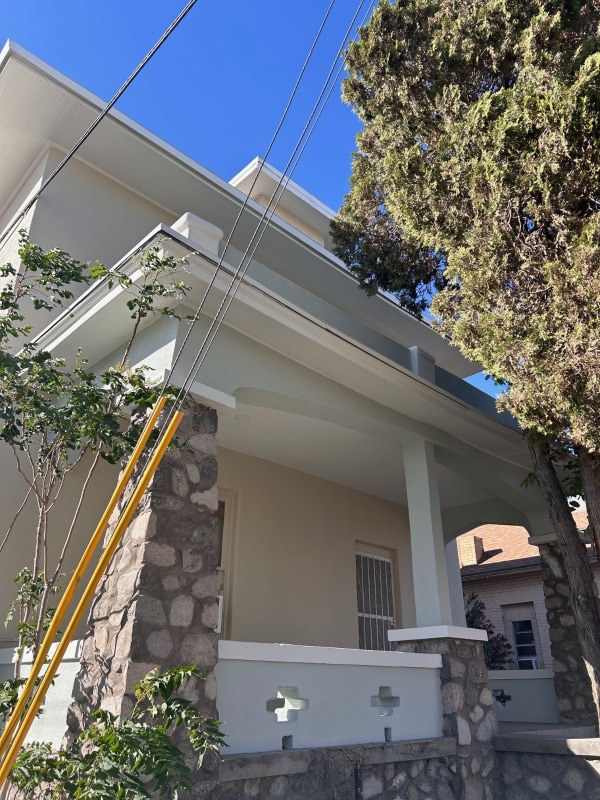 Building Photo - 709 Yandell Dr