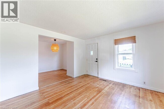 Building Photo - 1217 Orchard Ave