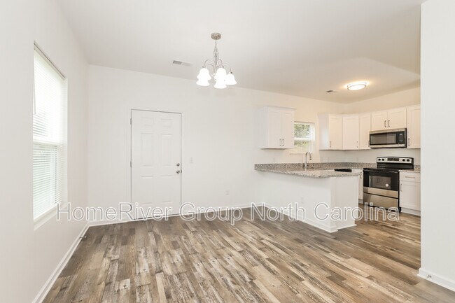 Foto del edificio - 830 Graylyn Dr