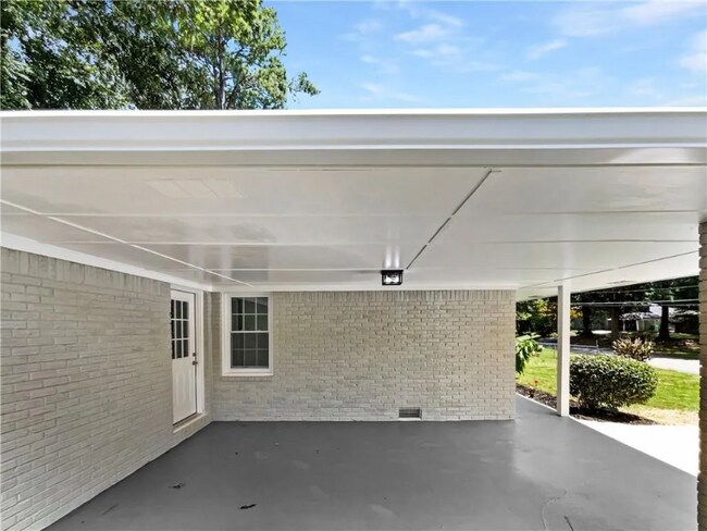 Foto del edificio - 2685 Rainbow Ridge Rd