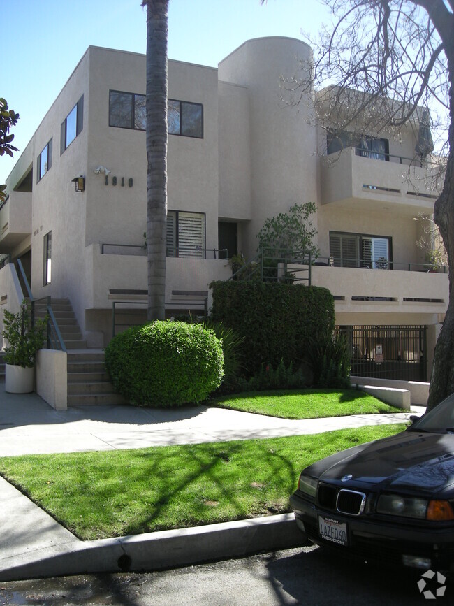 Building Photo - 1910 Pelham Ave