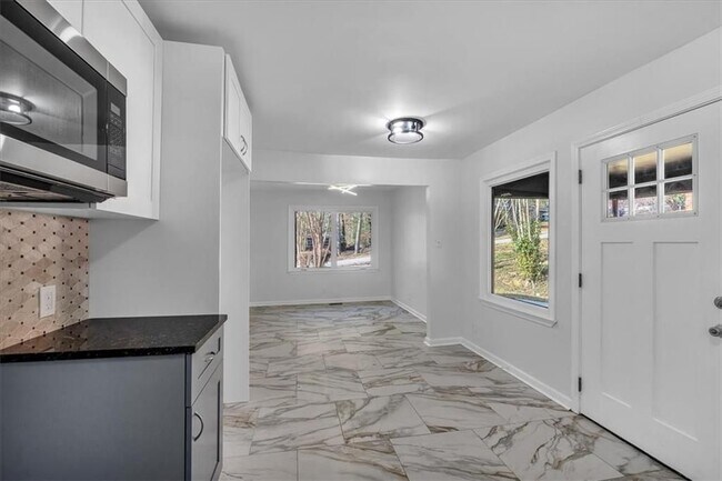 Foto del edificio - 2142 Cloverdale Dr SE