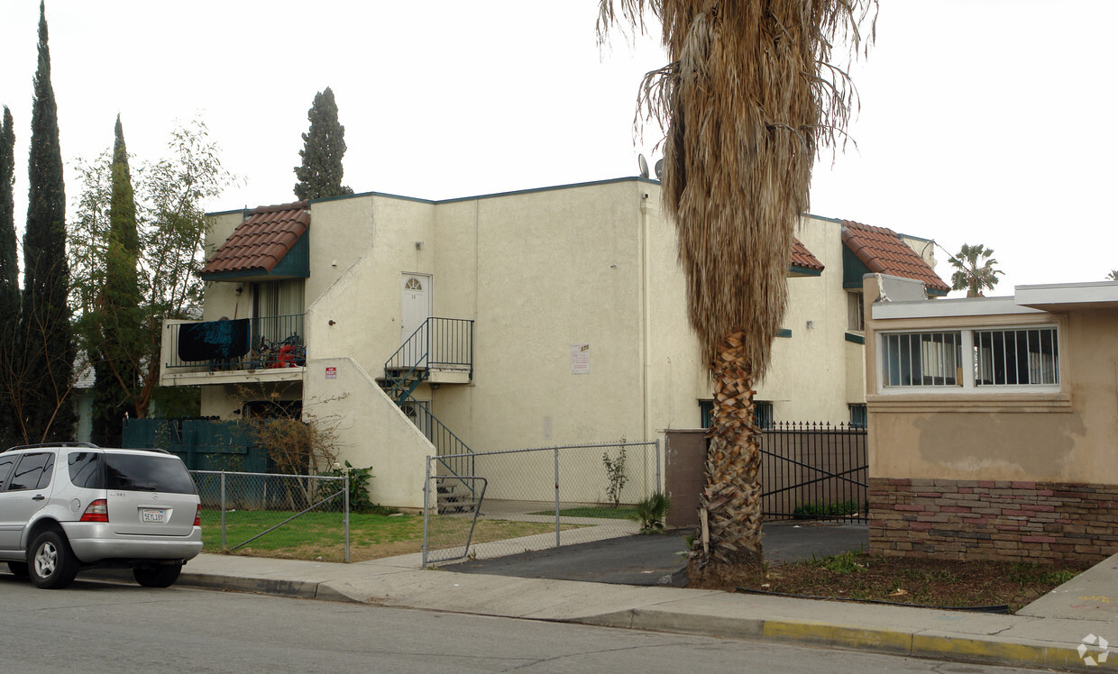Primary Photo - 375 W 16th St