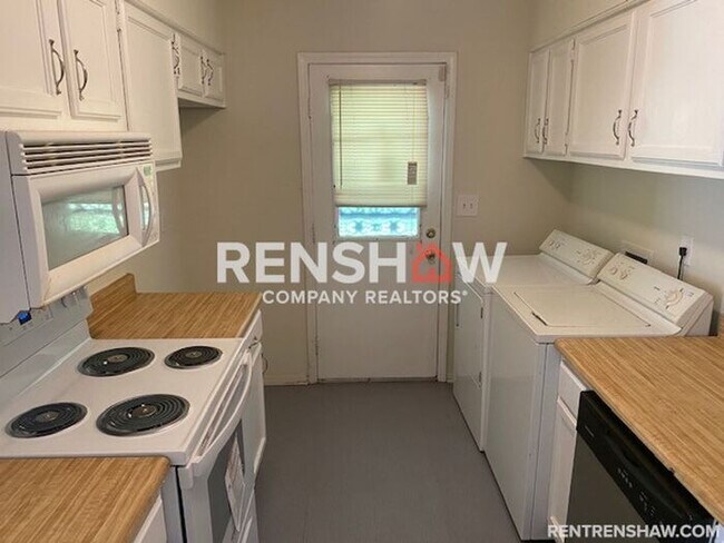 Building Photo - 5400 Sputnik Dr