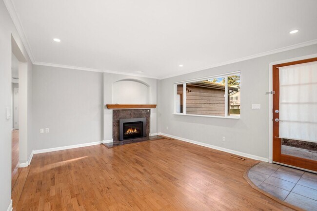 Foto del edificio - Beautifully remodeled rambler in Finn Hill