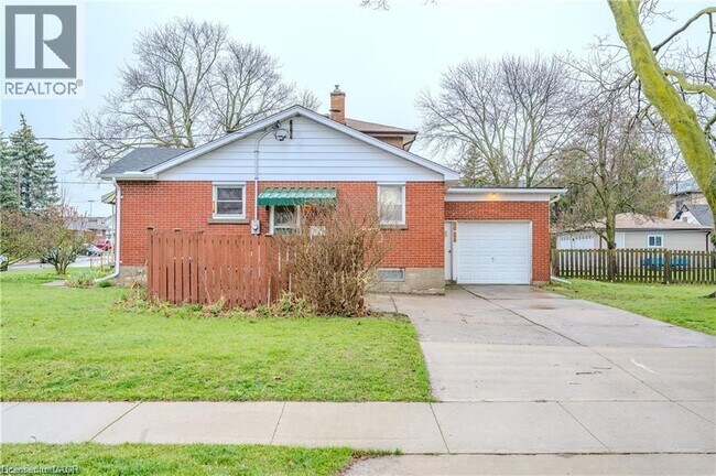 Building Photo - 68 Jansen Ave