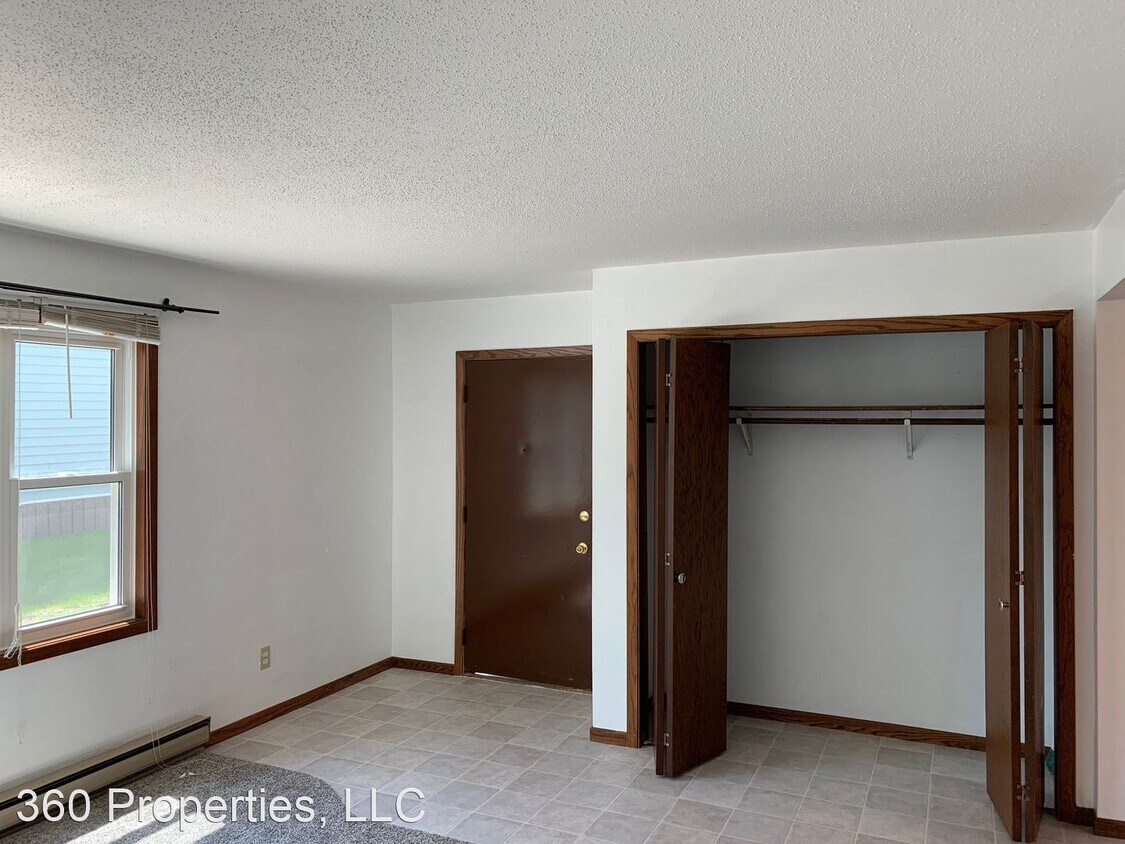 Foto principal - 220 6th St S