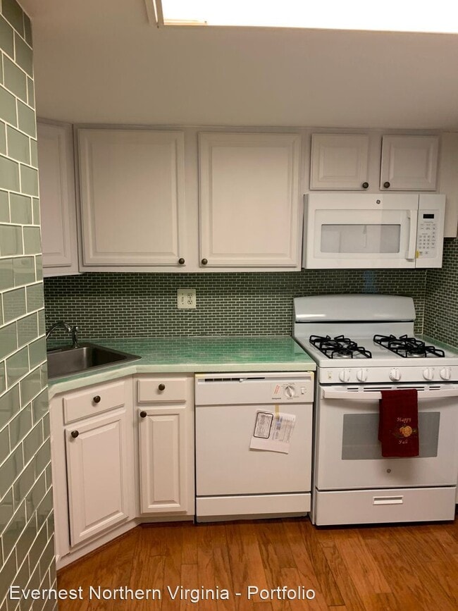 Building Photo - 3 br, 2 bath House - 1528 Northgate Square...