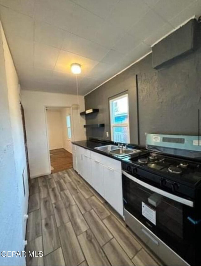 Building Photo - 3012 Altura Ave