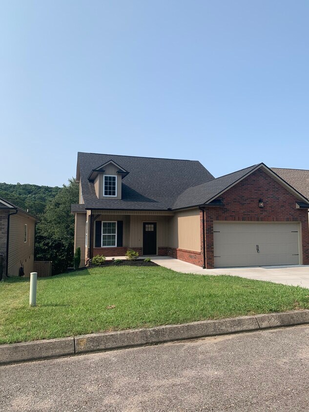 Primary Photo - 3512 Duck Pond Way