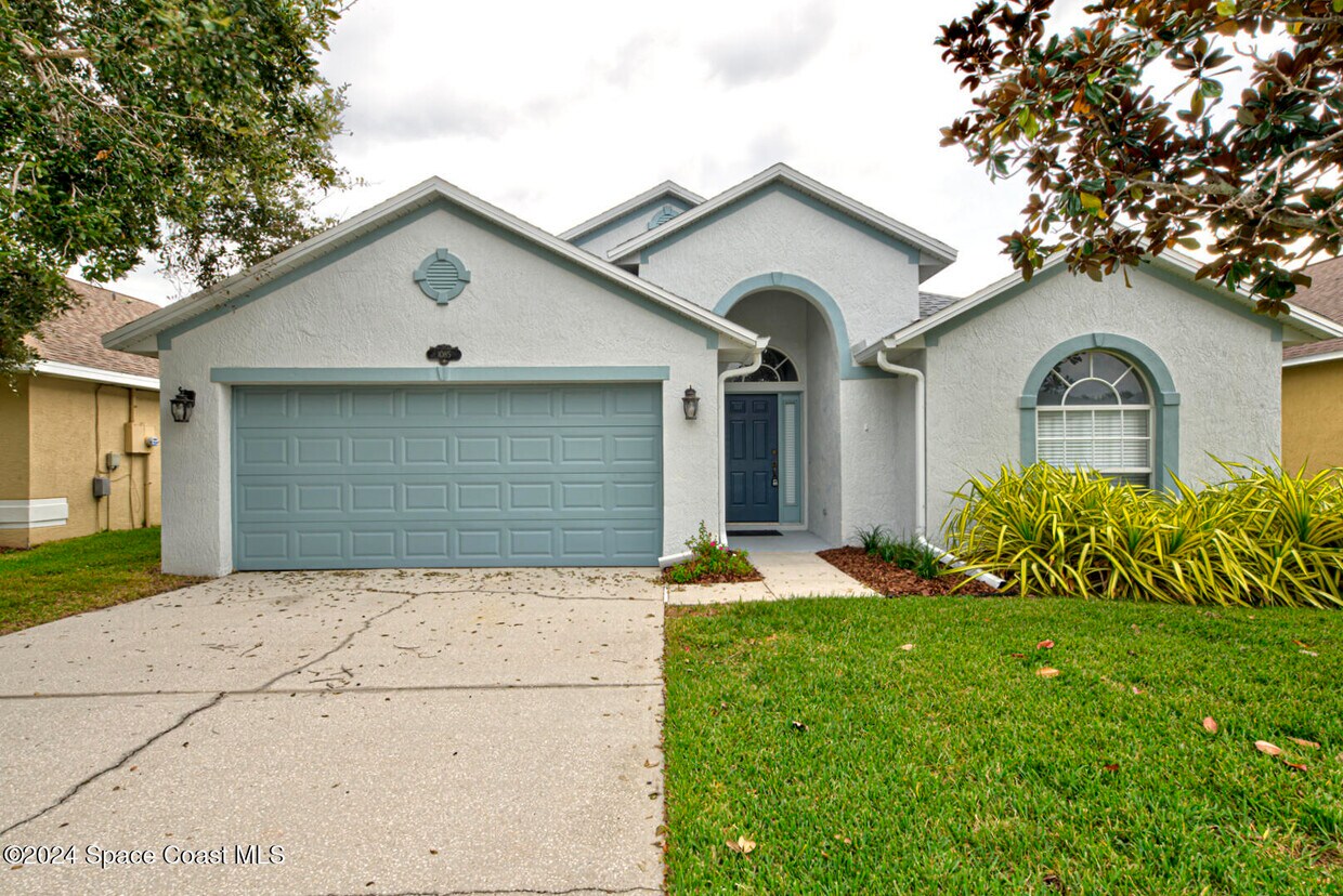 Primary Photo - 1085 Sedgewood Cir