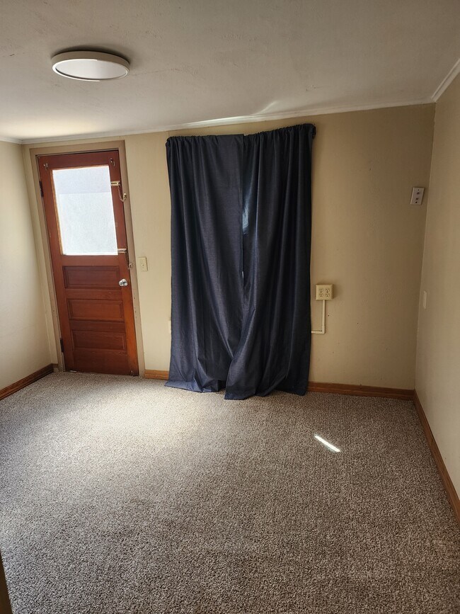 Foto del edificio - 1593 White St