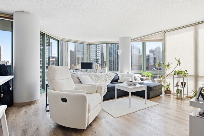 Foto del edificio - 111 W Maple St
