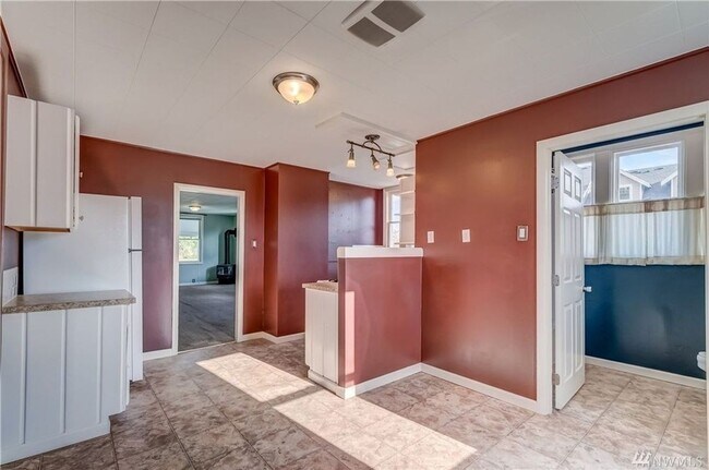 Foto del edificio - Pre-leasing September - 4bd/2bath