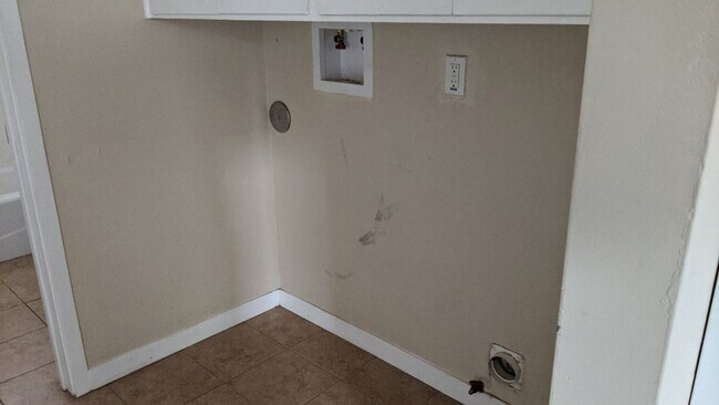 Foto del edificio - 673 Santa Rosa St