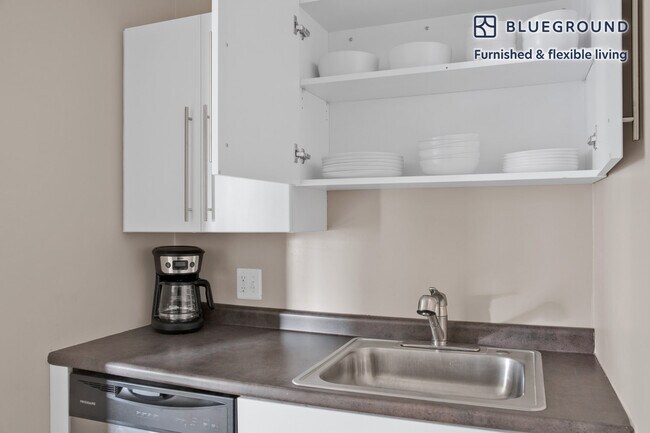 Foto del edificio - 1220 Adams St