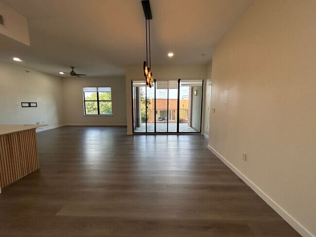 Building Photo - "Fort Worth Texas Condo for Rent"