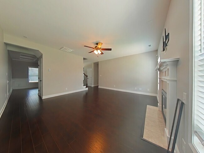 Building Photo - 171 Tellmont St