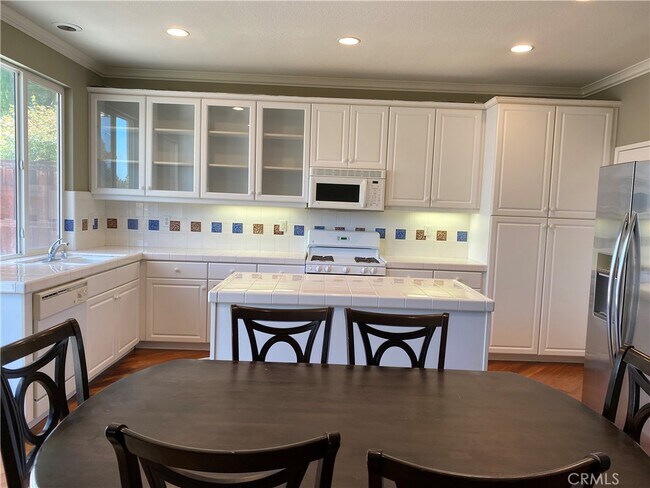 Foto del edificio - 1686 Goldenrod Ave