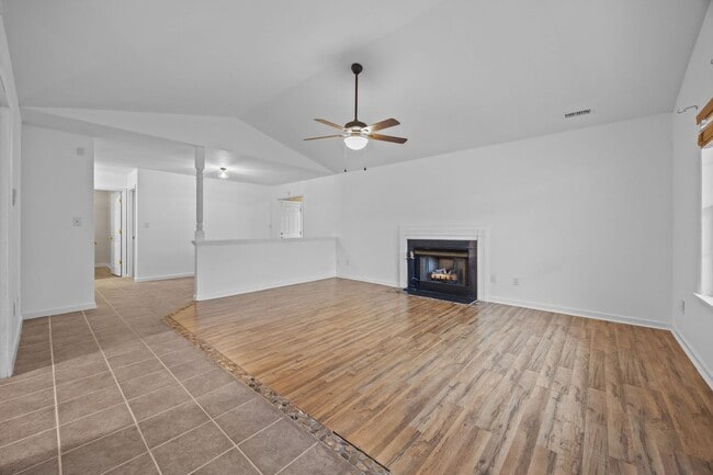 Foto del edificio - Welcome to Brookstone!