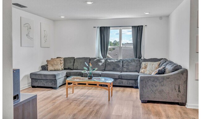 Foto del edificio - 3285 Chappelwood Dr