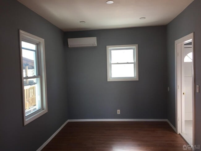 Building Photo - 38 Leick Ave