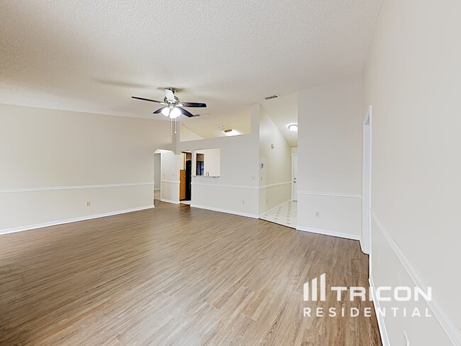 Foto del edificio - 106 Heather Ln Dr