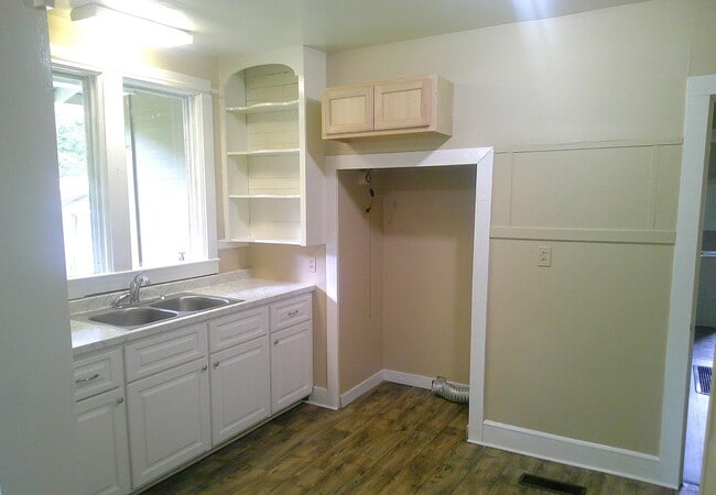 Building Photo - ****JUST REDUCED*****