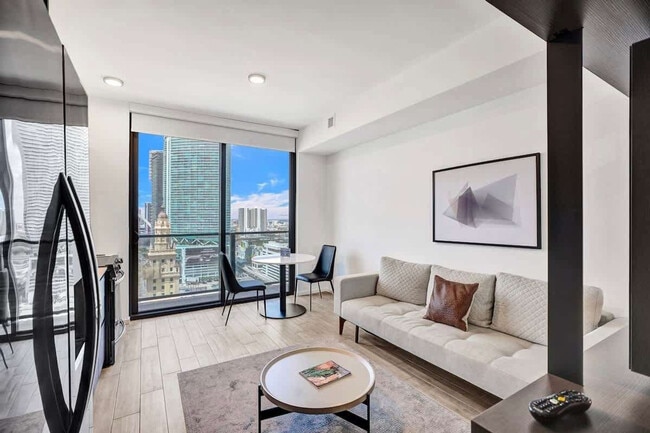 Building Photo - 398 NE 5th St