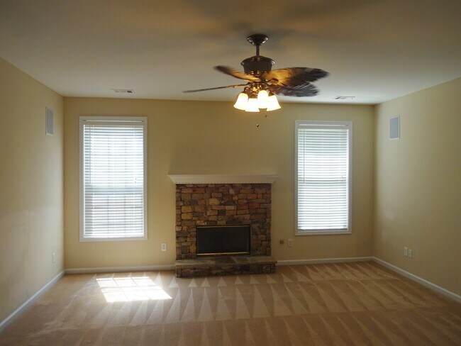 Foto del edificio - 275 Ivy Manor Drive NW