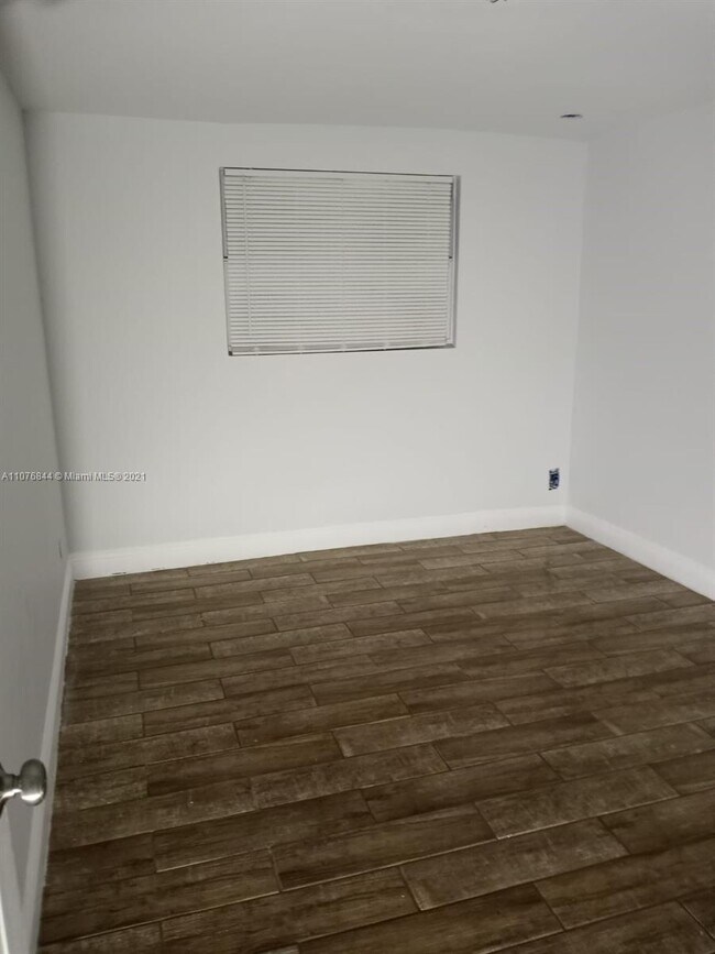 Foto del edificio - 156 W 16th St