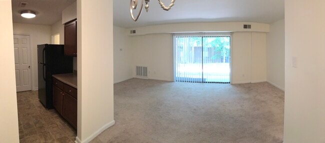 Living room - 1283 Schaub Dr