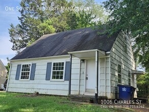 Building Photo - 1006 Charles St