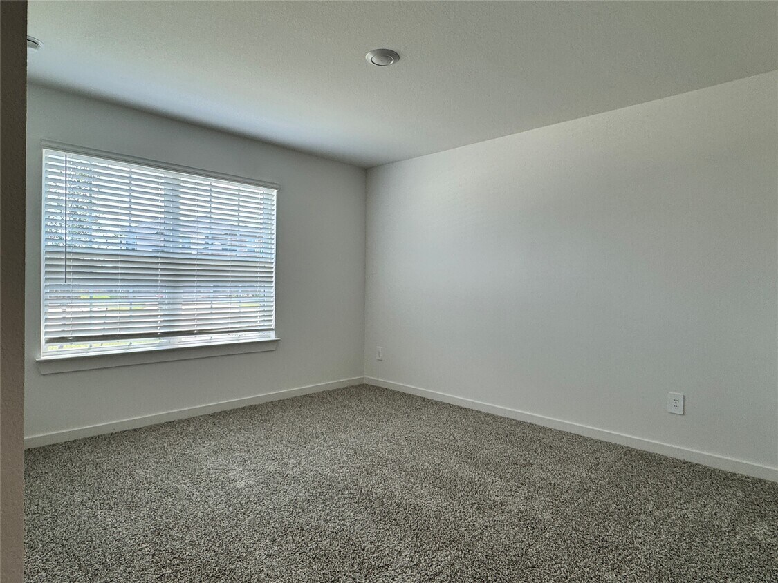 Building Photo - 30434 Canterbury Fields Dr