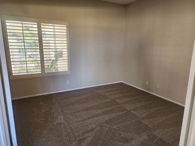 Building Photo - Gorgeous Redhawk Single Story with 3 Bed+D...
