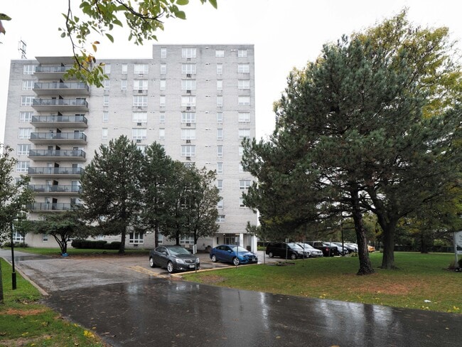 Photo du bâtiment - Seaway Tower Apartments