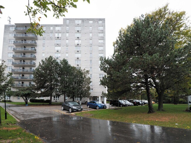 Photo du bâtiment - Seaway Tower Apartments