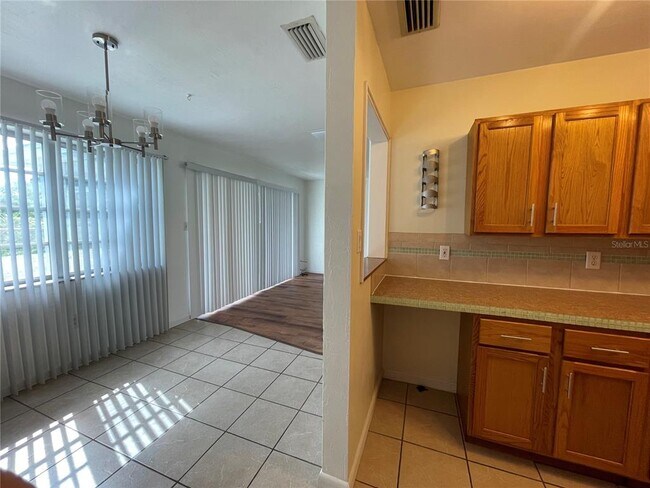Foto del edificio - 2151 Broom Ct
