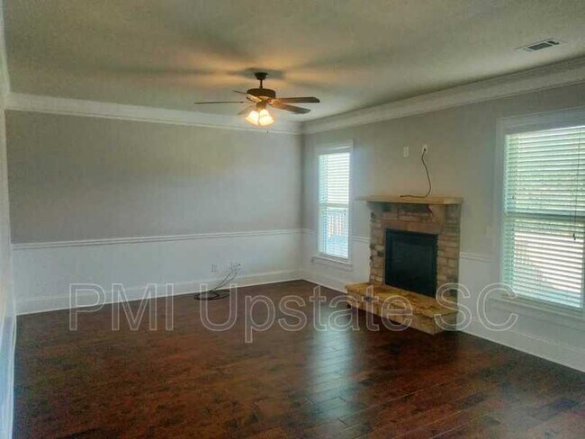Building Photo - 113 River Valley Ln
