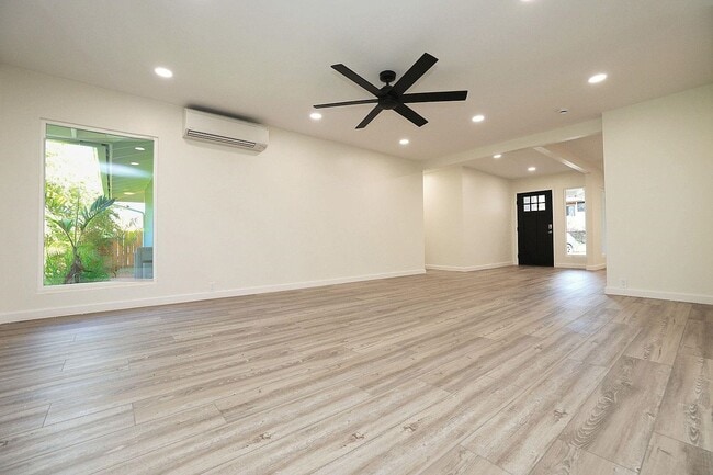 Building Photo - 240 Olali St